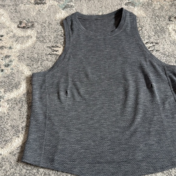 Lululemon gray textured tank top - Picture 2 of 9